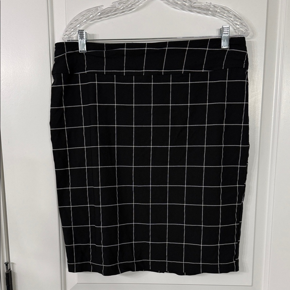 Soho Apparel Black Pencil Skirt with White Grid